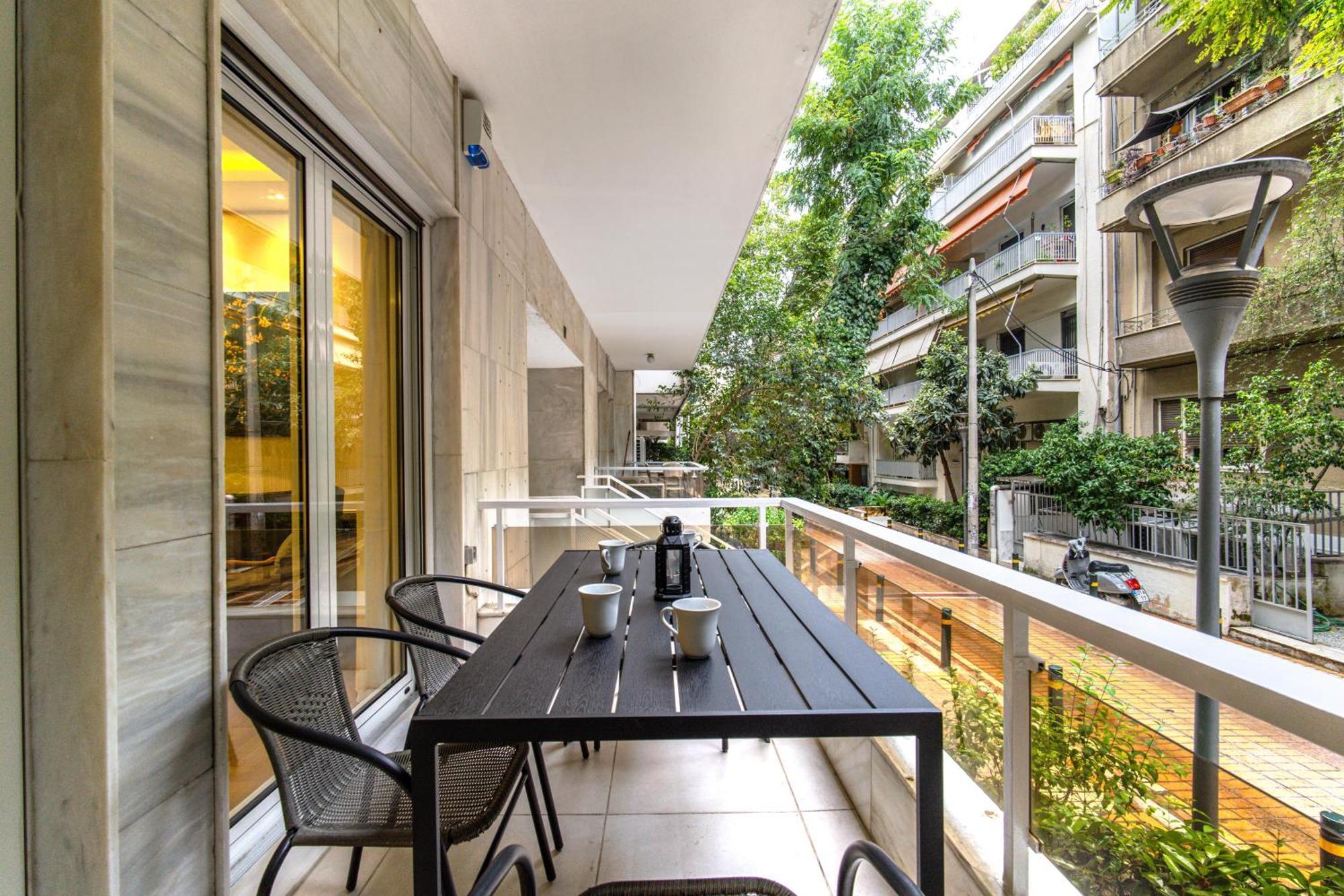 Urban Luxury On A Quiet Street In The Center Of Athens Lejlighed Eksteriør billede